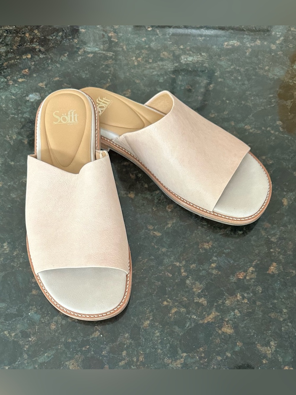 Sofft Noble Leather Sandals in ‘Tapioca Grey’ (Beige color), NWOB, (US) 10M - Picture 11 of 13